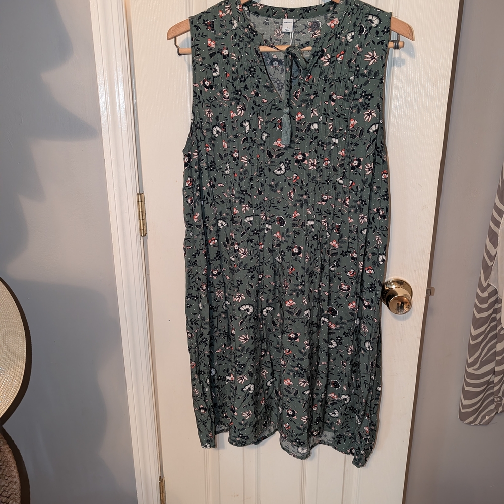 Old Navy Green Floral Dress